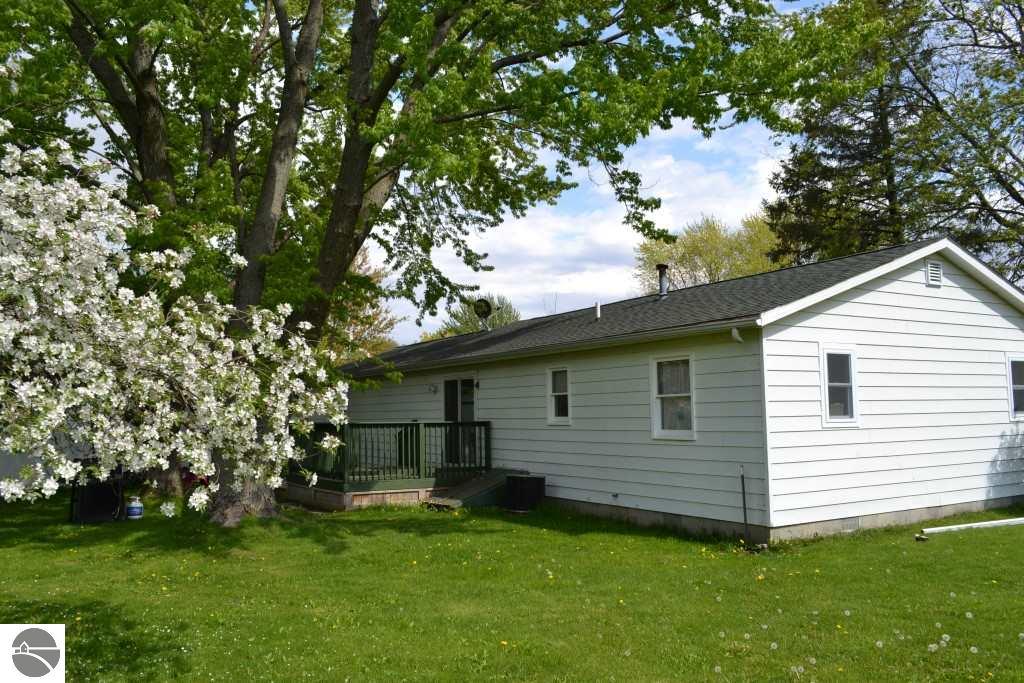 135 E Central Ave, Shepherd, MI 48883 photo 29