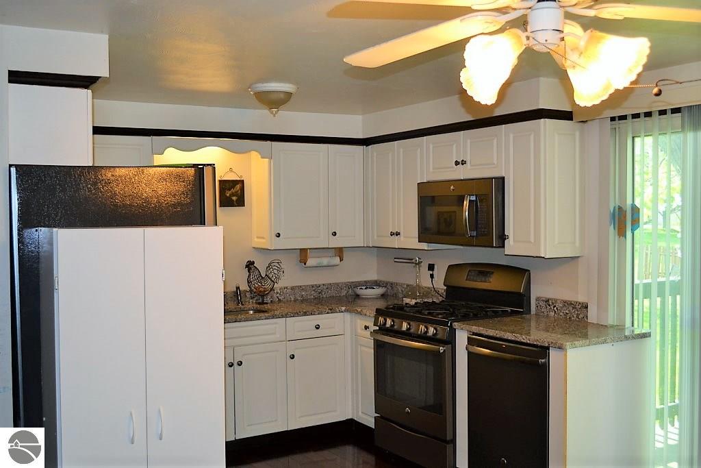 135 E Central Ave, Shepherd, MI 48883 photo 7