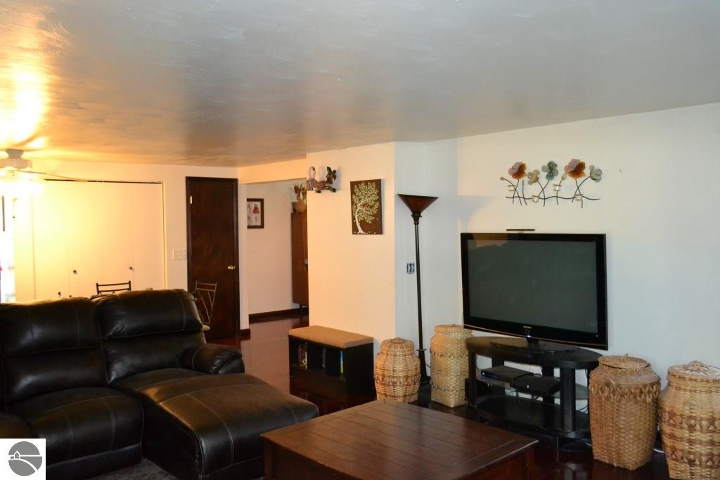 135 E Central Ave, Shepherd, MI 48883 photo 4