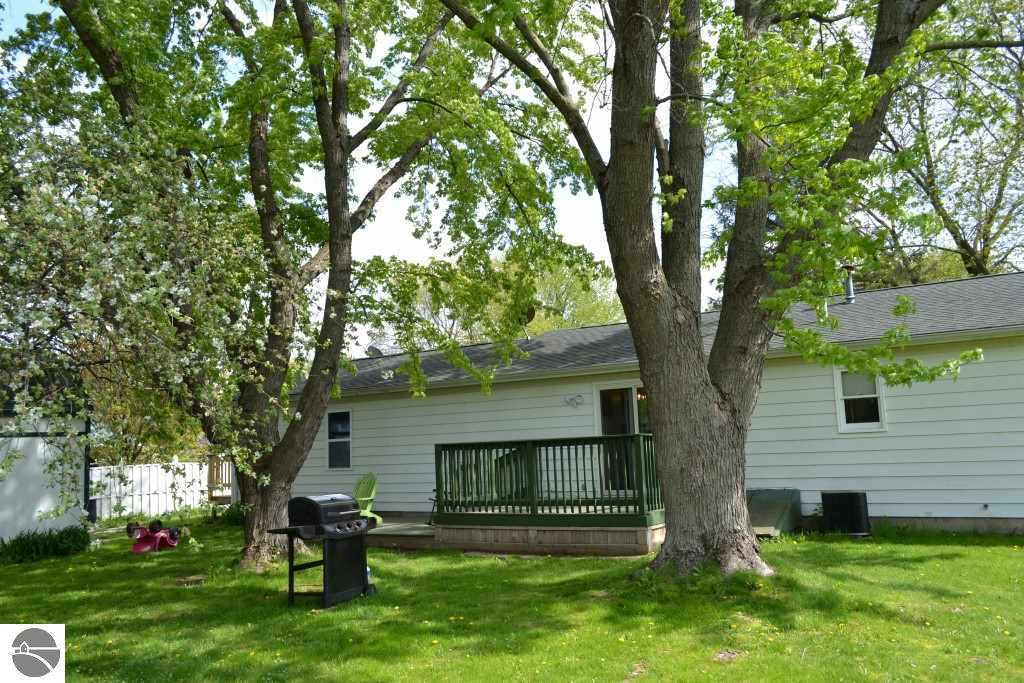 135 E Central Ave, Shepherd, MI 48883 photo 28