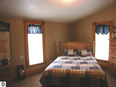 637 N Pine River St, Ithaca, MI 48847 photo 22