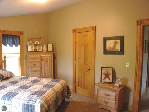 637 N Pine River St, Ithaca, MI 48847 photo 32