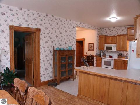 637 N Pine River St, Ithaca, MI 48847 photo 12