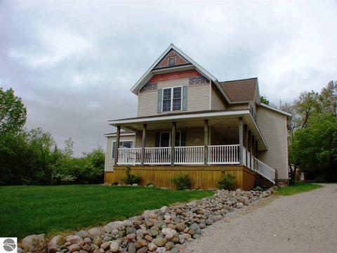 637 N Pine River St, Ithaca, MI 48847 photo 1