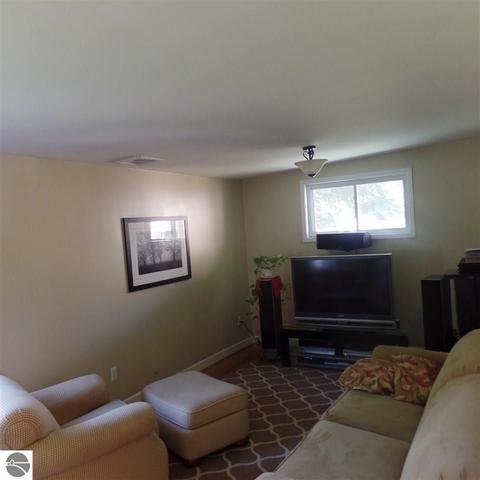 1407 Maple St, Mount Pleasant, MI 48858 photo 9