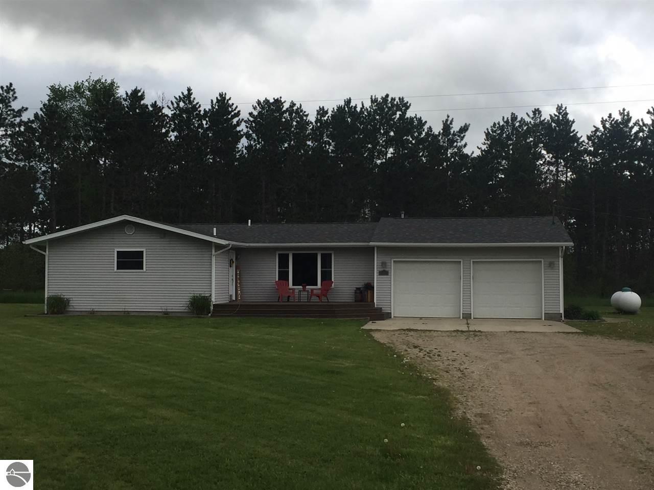 8961 E 10 Rd, Manton, MI 49663 photo 2