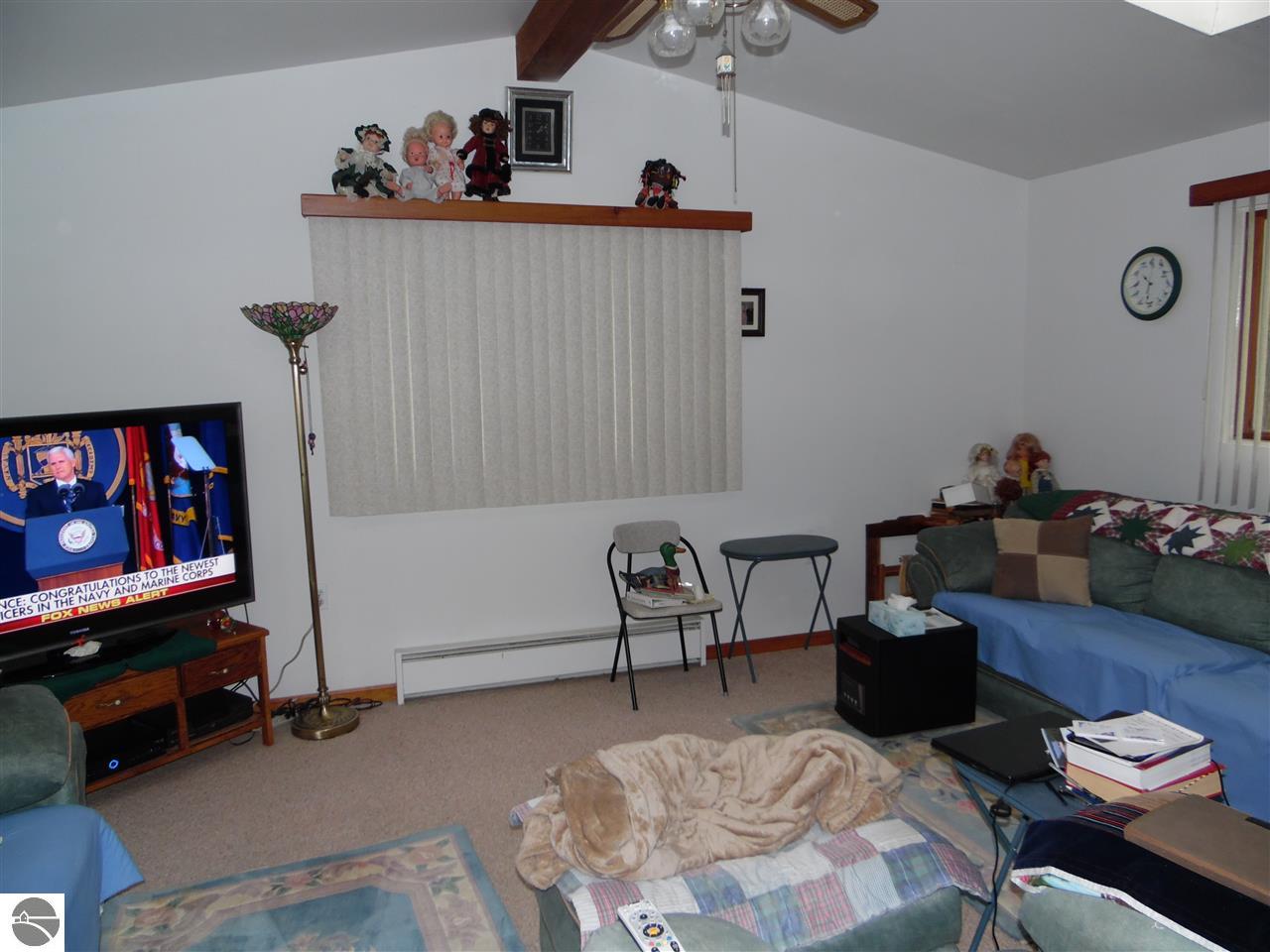 593 Everett Trl, Hale, MI 48739 photo 3