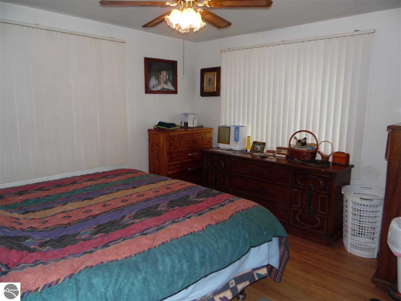 593 Everett Trl, Hale, MI 48739 photo 4