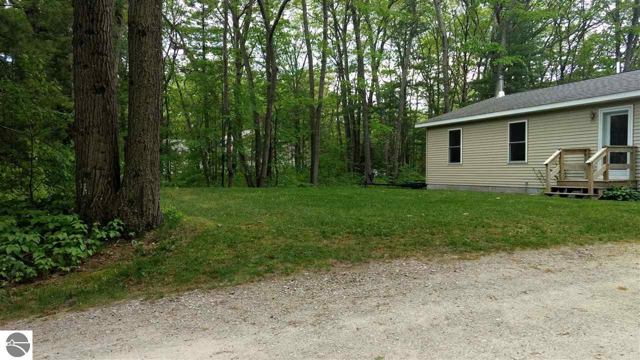 162 S Huron, Au Gres, MI 48703 photo 3