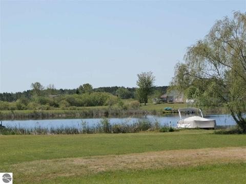 1362 Dundee Dr, Gladwin, MI 48624 photo 21