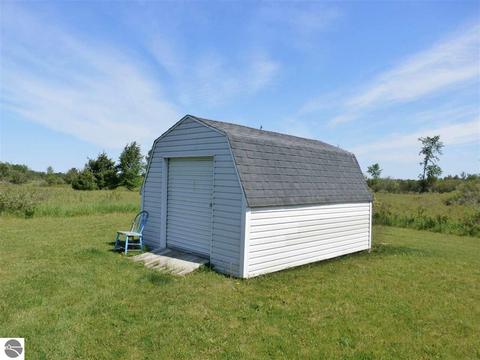 1362 Dundee Dr, Gladwin, MI 48624 photo 18