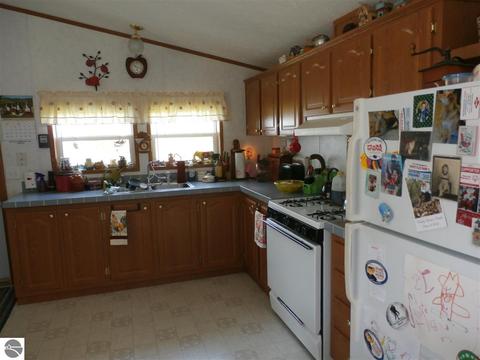 1362 Dundee Dr, Gladwin, MI 48624 photo 9