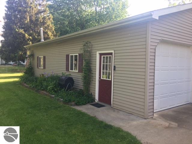 136 E Wright Ave, Shepherd, MI 48883 photo 6