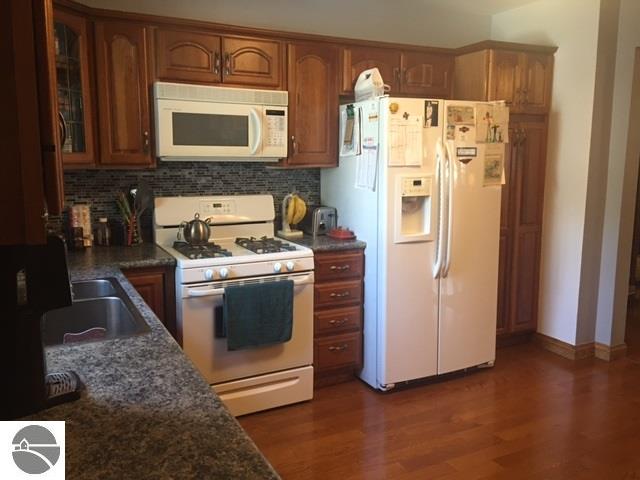 136 E Wright Ave, Shepherd, MI 48883 photo 9