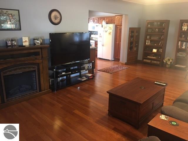 136 E Wright Ave, Shepherd, MI 48883 photo 11