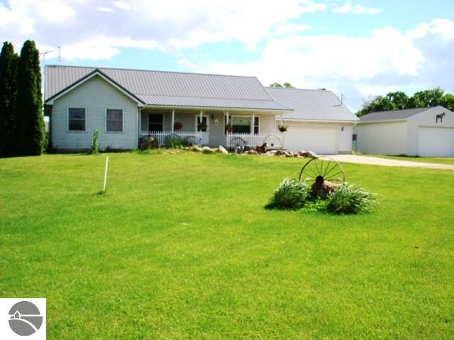 9842 E Pleasant Valley Rd, Shepherd, MI 48883 photo 35
