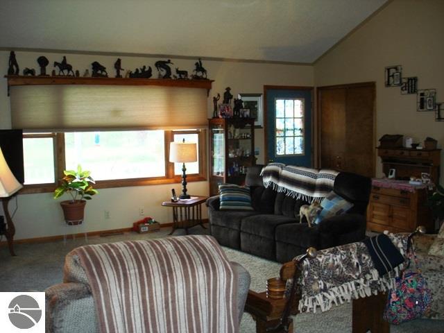 9842 E Pleasant Valley Rd, Shepherd, MI 48883 photo 7