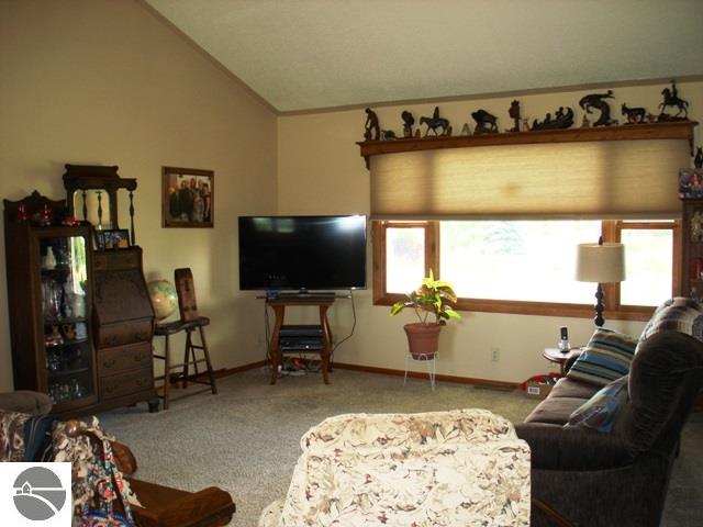 9842 E Pleasant Valley Rd, Shepherd, MI 48883 photo 5