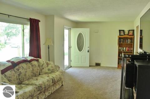 432 E Marshall St, Alma, MI 48801 photo 2