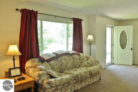 432 E Marshall St, Alma, MI 48801 photo 3