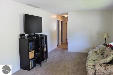 432 E Marshall St, Alma, MI 48801 photo 4
