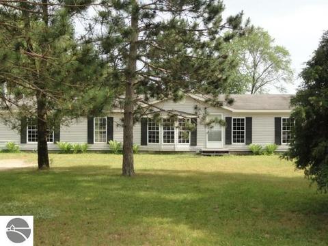 3650 E Shore Dr, Weidman, MI 48893 photo 1