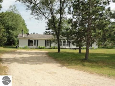 3650 E Shore Dr, Weidman, MI 48893 photo 15