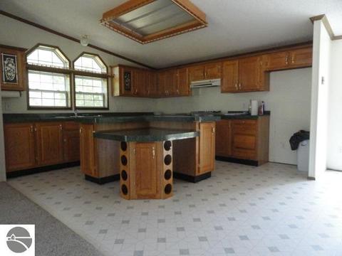 3650 E Shore Dr, Weidman, MI 48893 photo 9