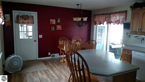 514 Cherry St, Standish, MI 48658 photo 4