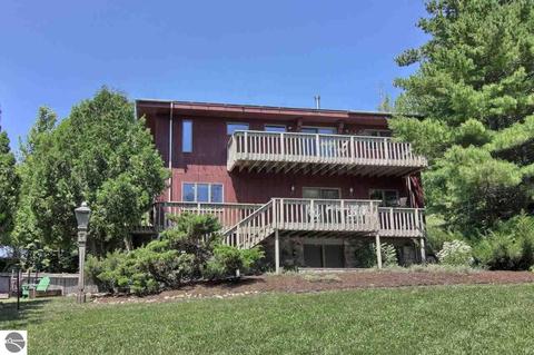 4769 Golfview Dr, Leland, MI 49654 photo 2