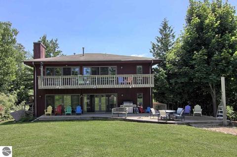 4769 Golfview Dr, Leland, MI 49654 photo 1