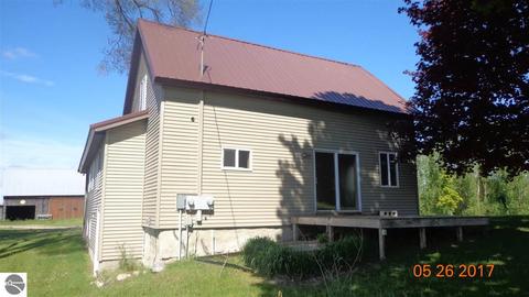 6680 S Schomberg Rd, Cedar, MI 49621 photo 4