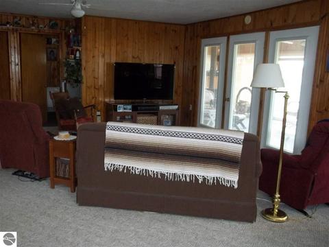 384 Everett Trl, Hale, MI 48739 photo 3