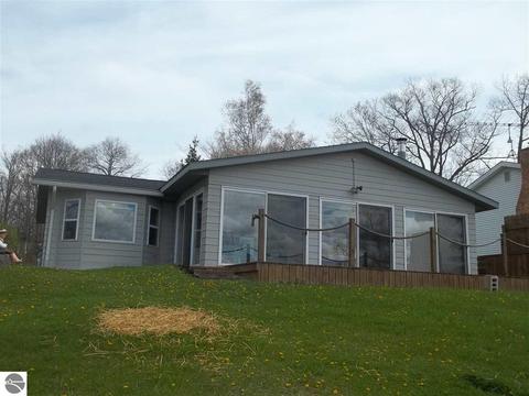 384 Everett Trl, Hale, MI 48739 photo 1
