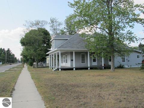 702 Park St, Grayling, MI 49738 photo 5