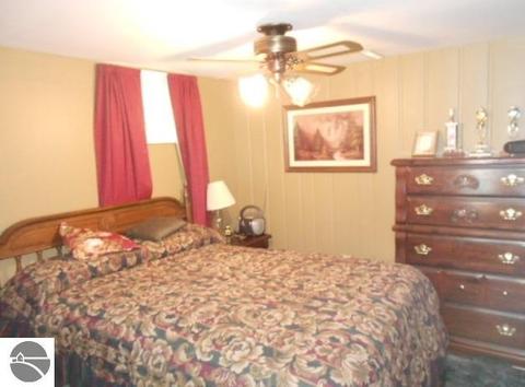 323 E Surrey Rd, Farwell, MI 48622 photo 10