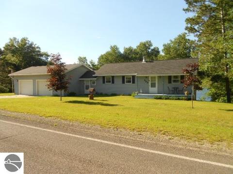 323 E Surrey Rd, Farwell, MI 48622 photo 18