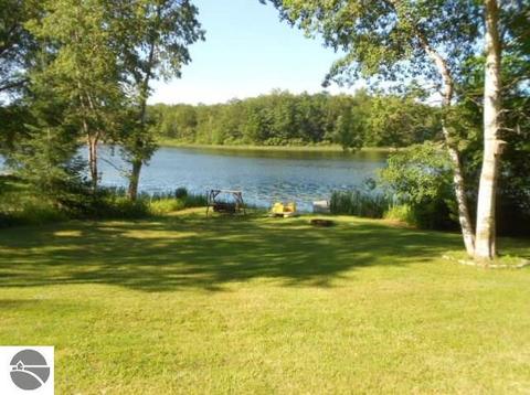 323 E Surrey Rd, Farwell, MI 48622 photo 23