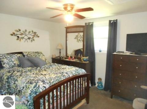 323 E Surrey Rd, Farwell, MI 48622 photo 8