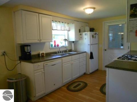 323 E Surrey Rd, Farwell, MI 48622 photo 7