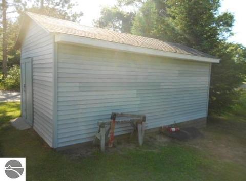 323 E Surrey Rd, Farwell, MI 48622 photo 20
