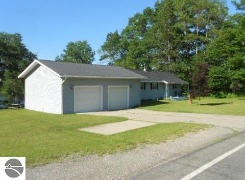 323 E Surrey Rd, Farwell, MI 48622 photo 17