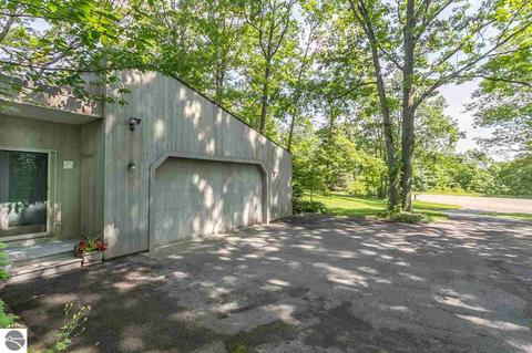 4060 S Bluff Ln, Cedar, MI 49621 photo 3