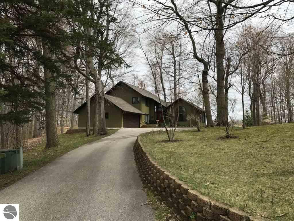 8780 Golfside Dr, Shepherd, MI 48883 photo 1