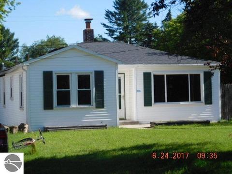 327 Main St, Lincoln, MI 48742 photo 1