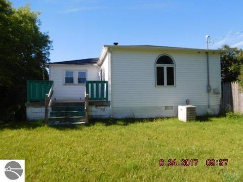 327 Main St, Lincoln, MI 48742 photo 3