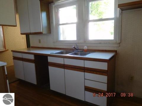 327 Main St, Lincoln, MI 48742 photo 6