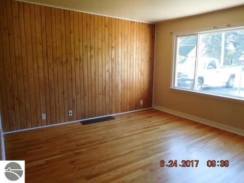 327 Main St, Lincoln, MI 48742 photo 9