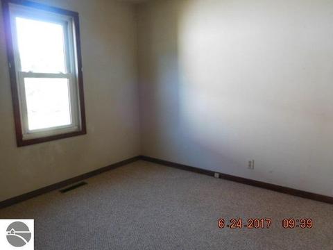 327 Main St, Lincoln, MI 48742 photo 14