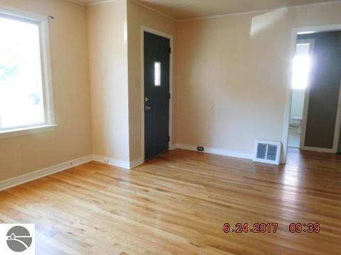 327 Main St, Lincoln, MI 48742 photo 10